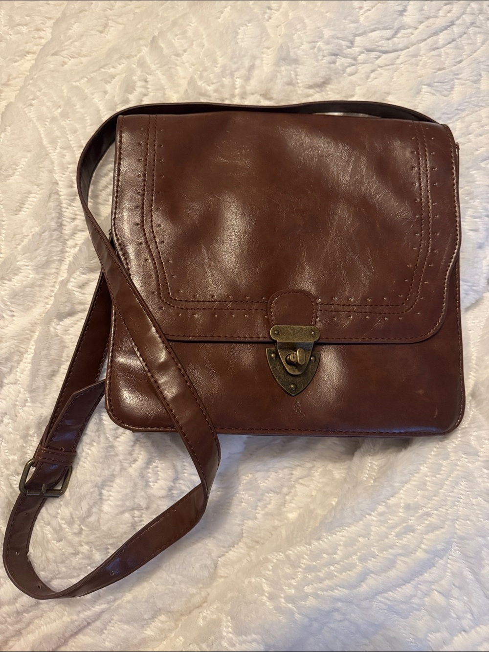 Massimo Dark Brown Leather Messenger Bag with Brass-Tone Clasp adjustable handle